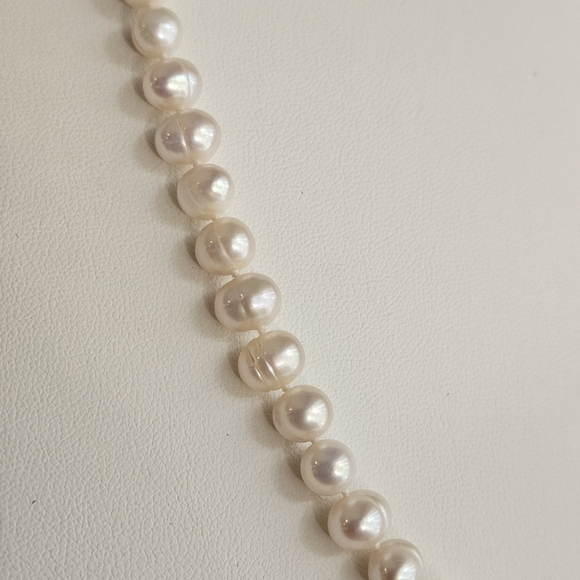 Vintage Pearl Necklace Genuine Freshwater Single Strand White Pearl 24-inch Long - Picture 7 of 9